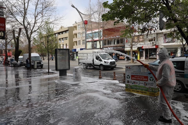 Erzincan’da Cadde Ve Sokaklar Dezenfekte Edildi