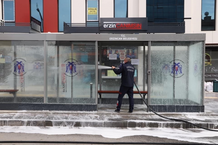 Erzincan’da Cadde Ve Sokaklar Dezenfekte Edildi