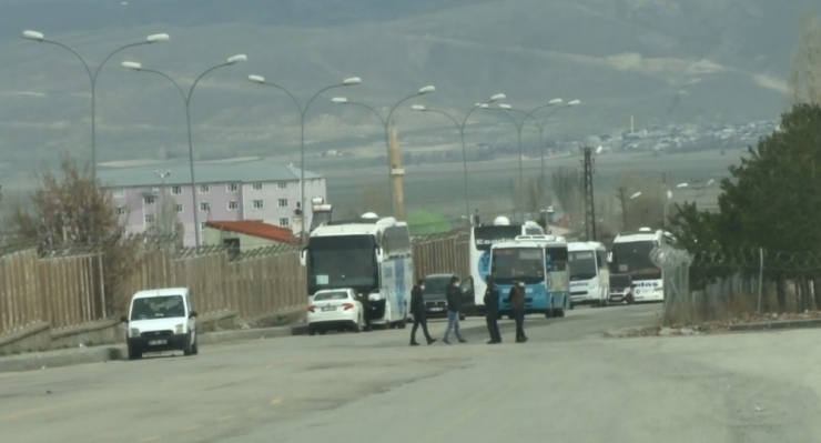 Erzurum Cezaevinde Tahliyeler Başladı