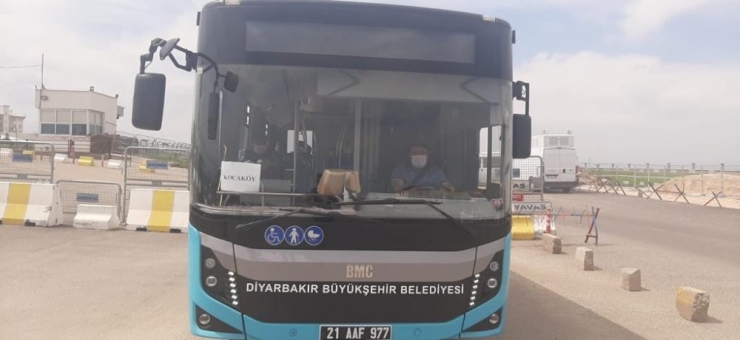 Diyarbakır’da Bin 300 Tutuklu Ve Hükümlü Tahliye Edildi