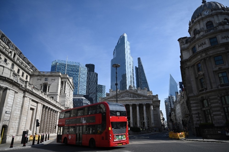 İngiltere’de Covid-19’dan Son 24 Saatte 761 Ölüm