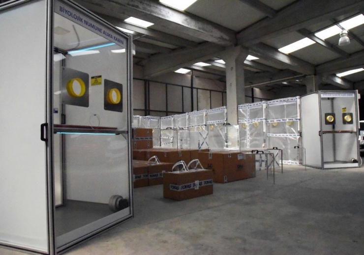 İzto, İzmirlilere Tıbbi Malzemeleri Ulaştırdı