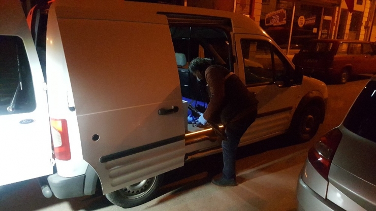 Karaman’da Elindeki Tüfekle Bekçilerden Kaçan Şahıs, Kovalamaca Sonucu Yakalandı