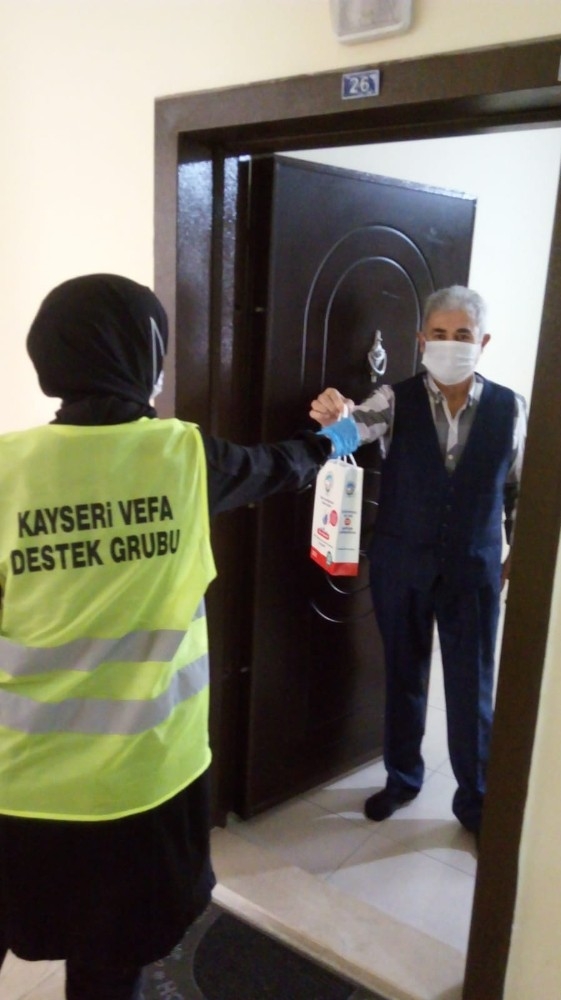 Gurbetçi Vatandaştan ’Biz Bize Yeteriz Türkiyem’ Kampanyasına 400 Euro