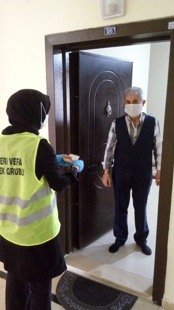 Gurbetçi Vatandaştan ’Biz Bize Yeteriz Türkiyem’ Kampanyasına 400 Euro