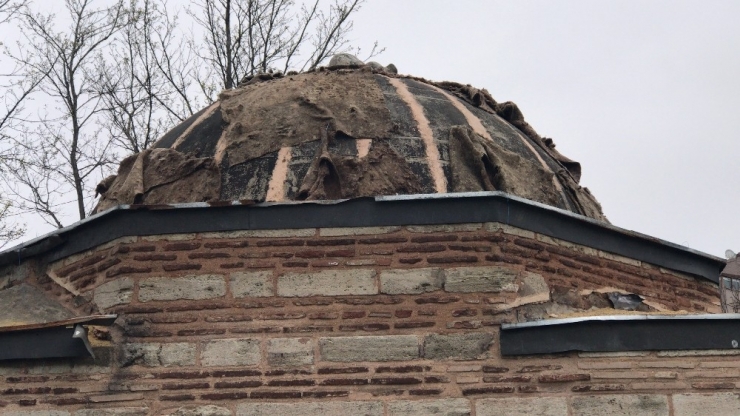 İstanbul’un Göbeğinde Kurşun Çalan “Türbe Çetesi” Çökertildi