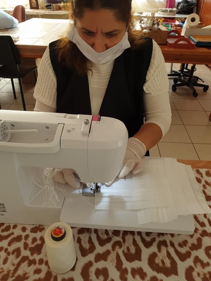 Kaş Halk Eğitimi Merkezi’nde Maske Üretimi