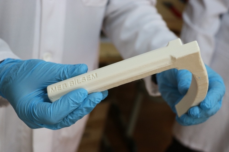 Sağlıkçılar İçin İthal Edilen Cihaz Manisa’da Üretilmeye Başlandı