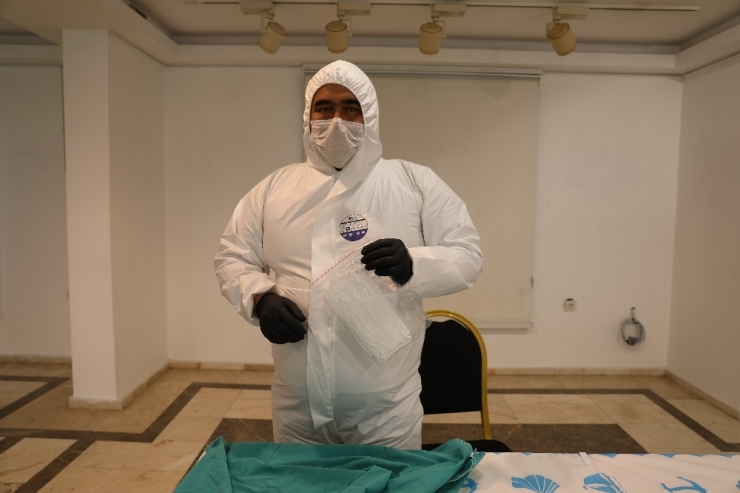 Sanat Merkezi Maske Atölyesi Oldu