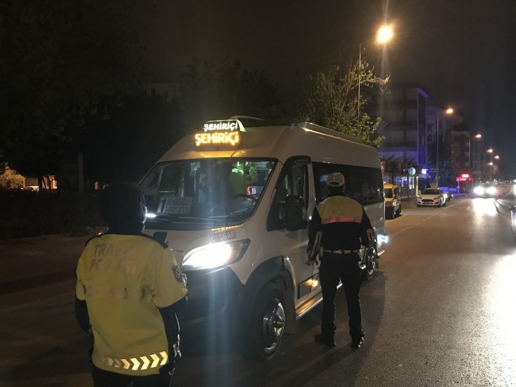 Minibüsler Korona Denetiminden Geçti