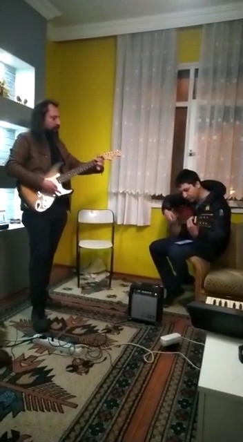 Bolu’da, Davul Seti Çalan 3 Hırsız Polisin Alıcı Kılığına Girmesiyle Yakalandı