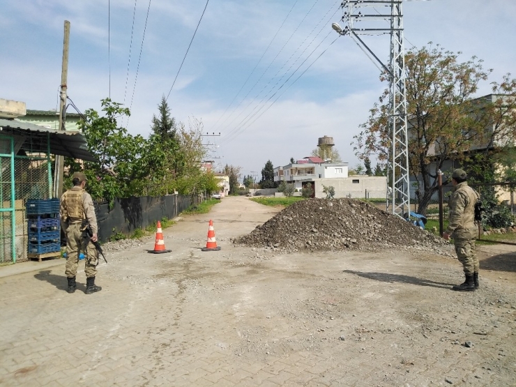 Osmaniye’de Düziçi İlçesi Gümüş Köyünde Abacı Mahallesi Karantinaya Alındı