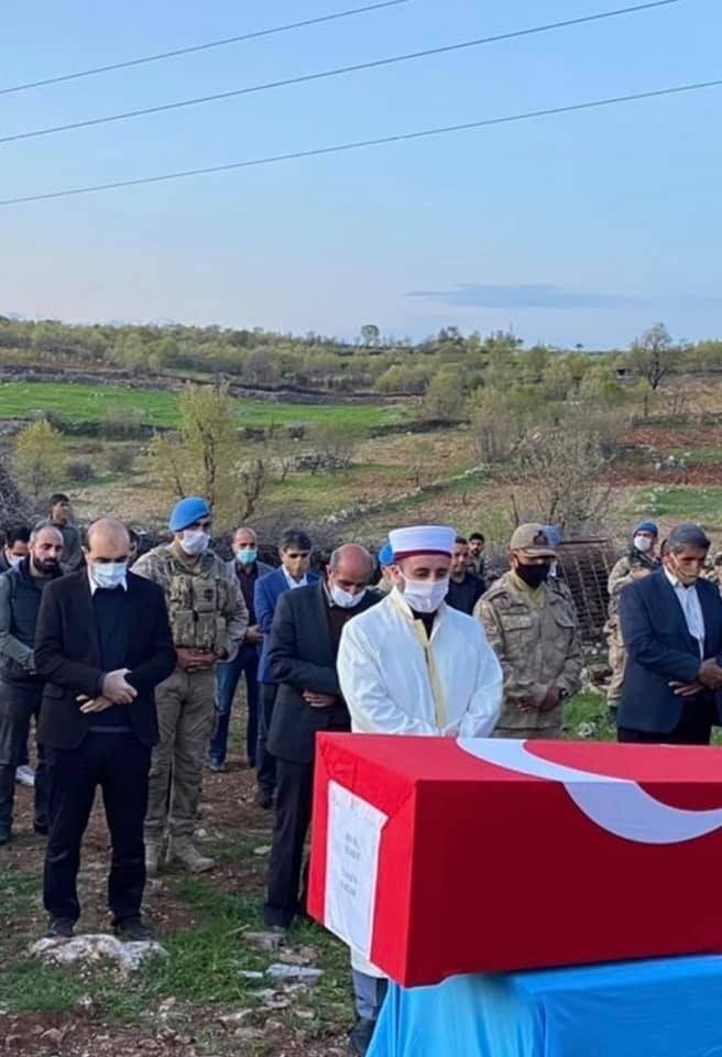 Teröristlerin Saldırısı Sonucu Şehit Olan İşçi Toprağa Verildi