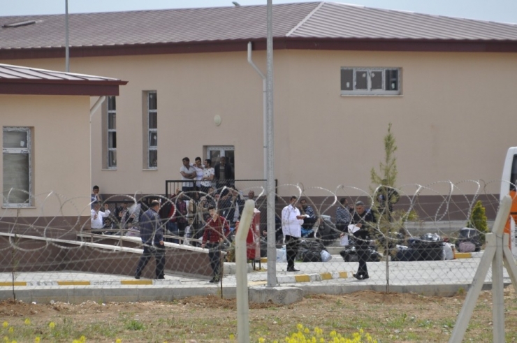 Mahkumların Tahliye Sevinci