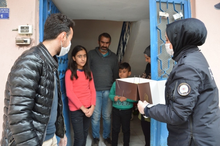 8 Yaşındaki Mehmet’in Doğum Gününü Polisler Kutladı