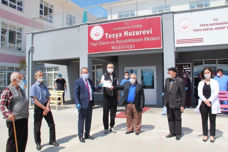 Tosya Huzurevi Sakinlerinden "Biz Bize Yeteriz Türkiye" Kampanyasına Destek