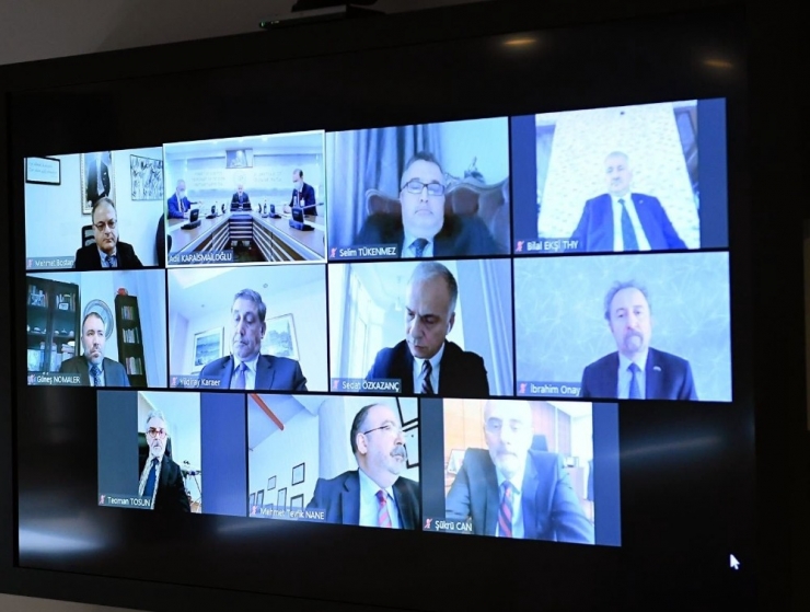 Ulaştırma Bakanı Karaismailoğlu Havacılık Sektörü Temsilcileriyle Görüştü