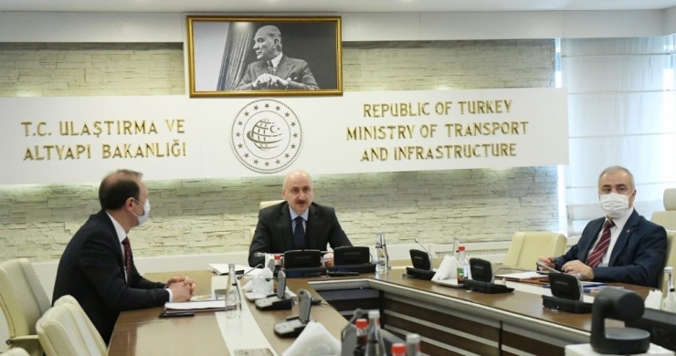 Ulaştırma Bakanı Karaismailoğlu Havacılık Sektörü Temsilcileriyle Görüştü