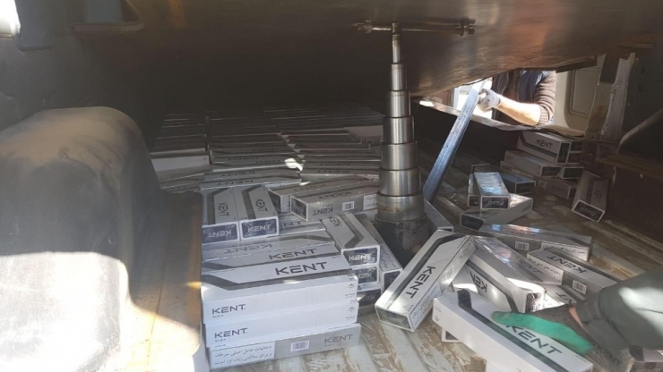 Van’da 5 Bin 900 Paket Kaçak Sigara Ele Geçirildi