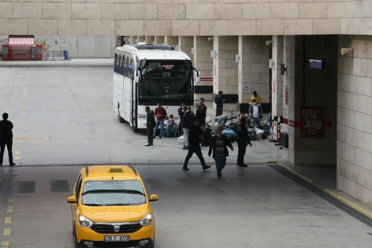 Denizli’de Mahkumlar Tahliye Edilmeye Başladı