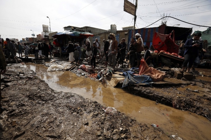 Yemen’de Şiddetli Yağış Sele Neden Oldu: 2 Ölü