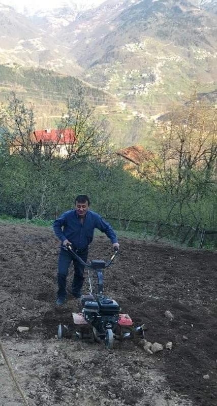 Din Görevlileri Vatandaşların Tarlasını Sürdü