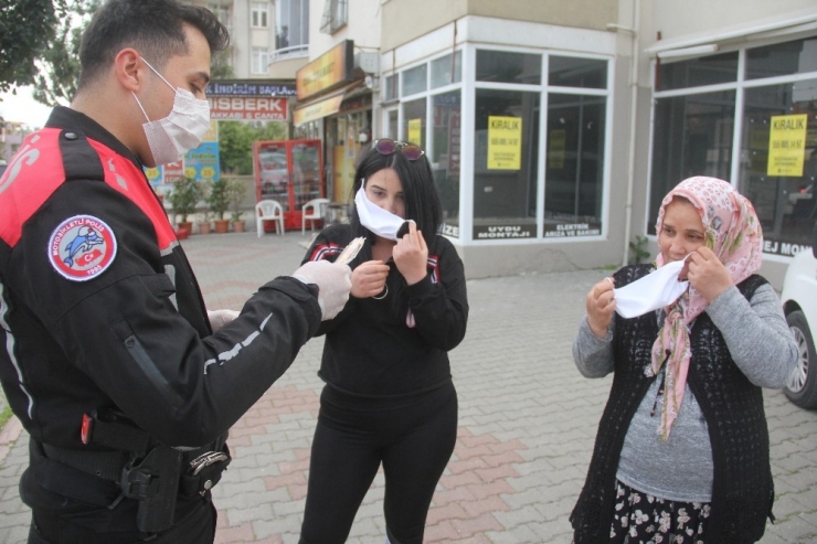 Polisin Sosyal Mesafe Uyarısına Vatandaştan Alkış
