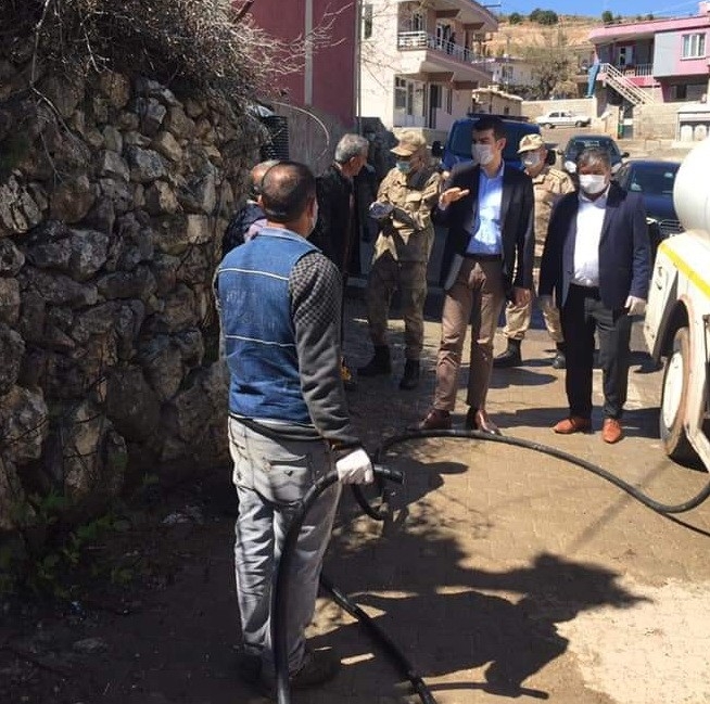 Gölbaşında Köylerin Cadde Ve Sokakları Dezenfekte Ediliyor