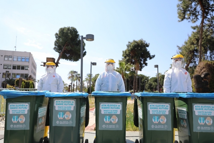 Maske Ve Eldivenler Atık Kutularında Toplanıyor