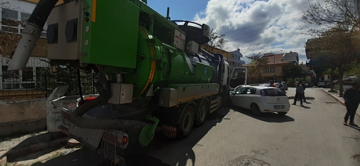 Başkent’te Vidanjör 6 Otomobili Biçti