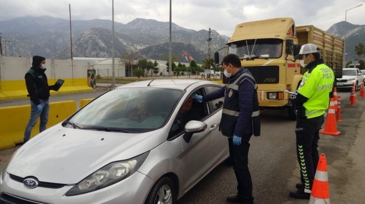 Antalya’da Karantinayı İhlal Eden 83 Kişiye 261 Bin Tl Ceza