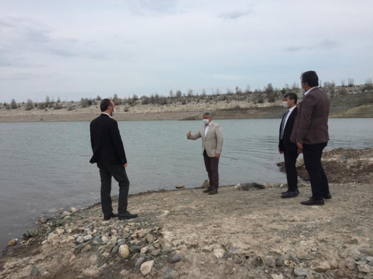 Hatap Barajında İncelemelerde Bulunan Belediye Başkanı Aşgın;