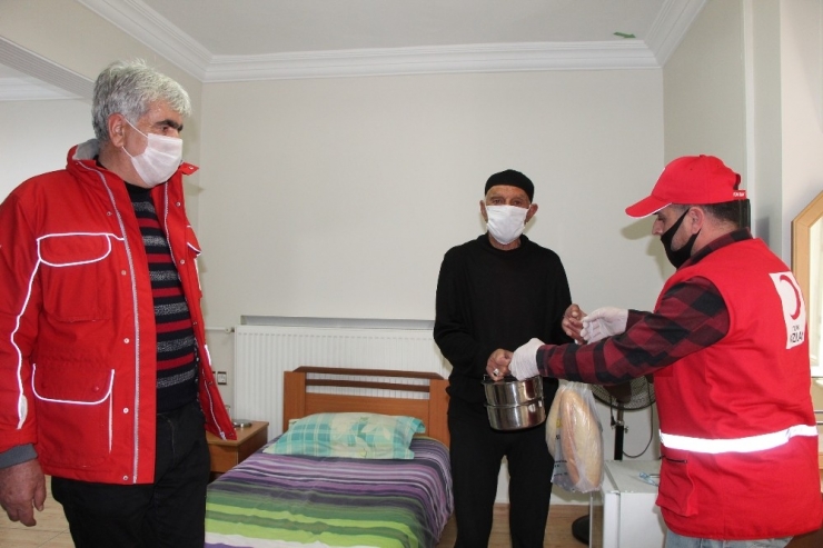 Bingöl’de Kimsesiz Yaşlı Adama, Devlet Sahip Çıktı