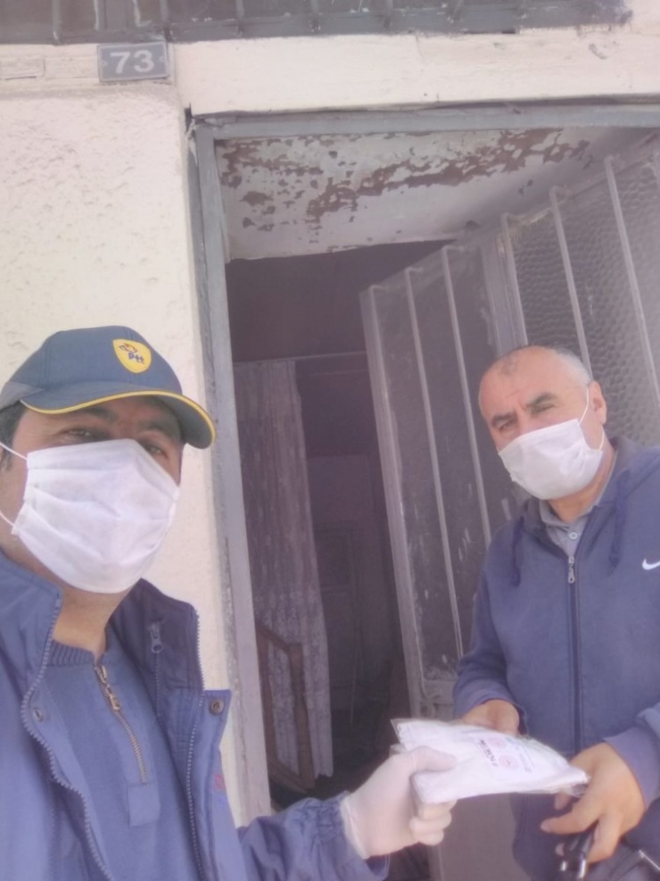 Burdur’da Ptt Kargo Maske Dağıtımına Başladı