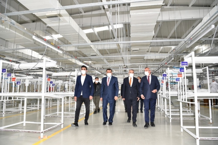 Malatya’da Maske Üretimi Günlük 3 Milyon’a Çıkarılacak