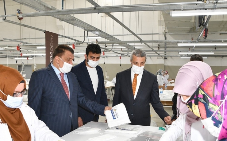 Malatya’da Maske Üretimi Günlük 3 Milyon’a Çıkarılacak