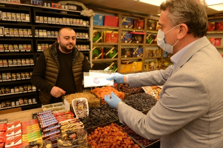 Çorum Belediyesi’nden Esnafa Dezenfektan Ve Maske