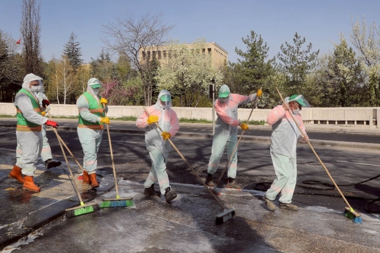 Çankaya’da Dezenfekte Çalışmaları Devam Ediyor
