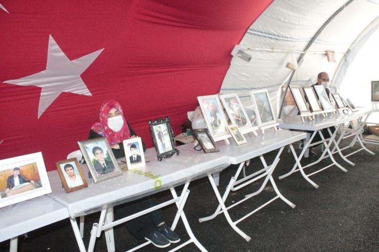 Hdp Önündeki Ailelerin Evlat Nöbeti 227’inci Gününde