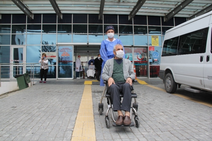 Çorum’da 2 Kişi Daha Taburcu Edildi