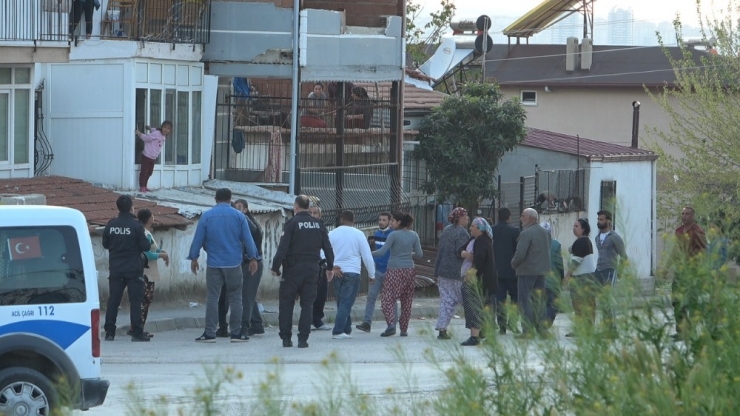 İki Ailenin 2 Gündür Süren Kavgasına Polisten Sosyal Mesafe Cezası