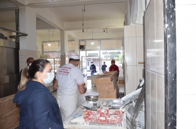 Kaymakam Demir Fırın Ve Marketleri Denetledi