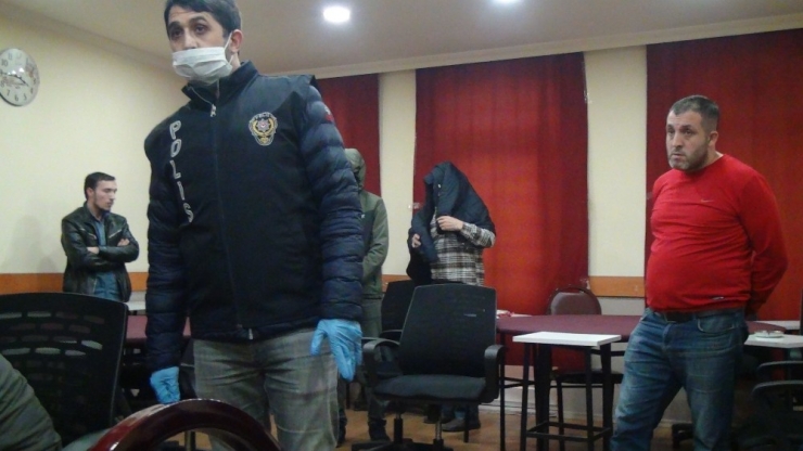 Evden Bozma Kumarhaneye Baskın: 15 Kişi Yakalandı