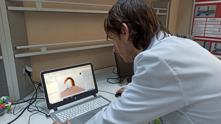 Entübe Hastalarını Rahatlatacak Ürün Düzce Üniversitesinde Hayata Geçirildi