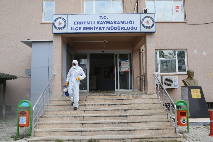 Erdemli’de Korona Virüsle Mücadele Çalışmaları Aralıksız Sürüyor