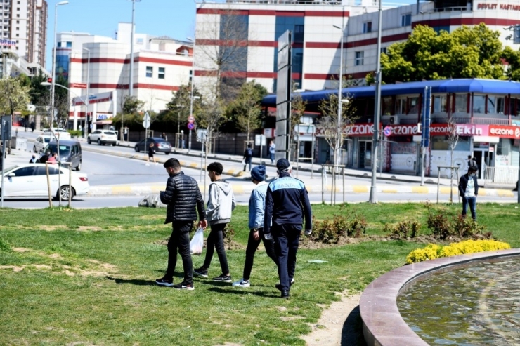 Vatandaş Uyarıları Dinlemedi, Belediye Sulama Sistemlerini Devreye Soktu