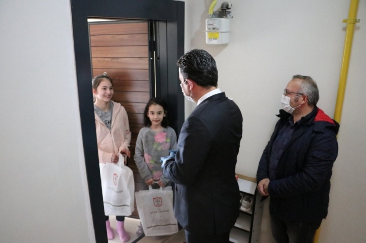 Evde Kal, Kitapla Kal