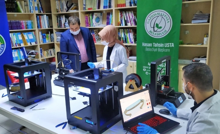 Gaziosmanpaşa Belediyesi Yüz Koruyucu Siperlik Maske Üretimine Başladı
