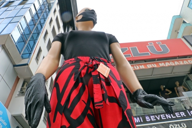 Vitrinlerde Moda Haline Dönüşen Maskelere Uzmanlardan Uyarı