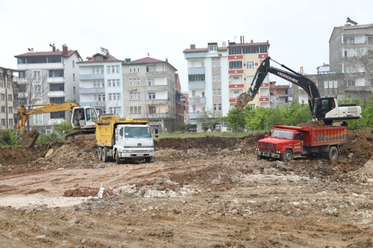 Kapalı Pazar Yerinde Hafriyat Çalışmaları Aralıksız Devam Ediyor